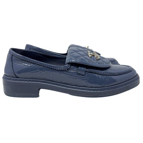 CHANEL Turnlock Quilted Loafers CC Logo Navy Blue Patent Leather Flats Shoe EU40 - Picture 4 of 11